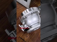 De Klep van de tankbodem